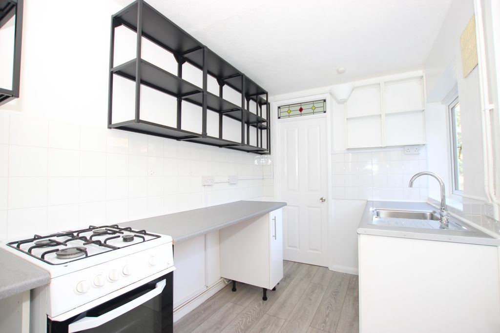 Property photo 3 of 14 Kitchen Area