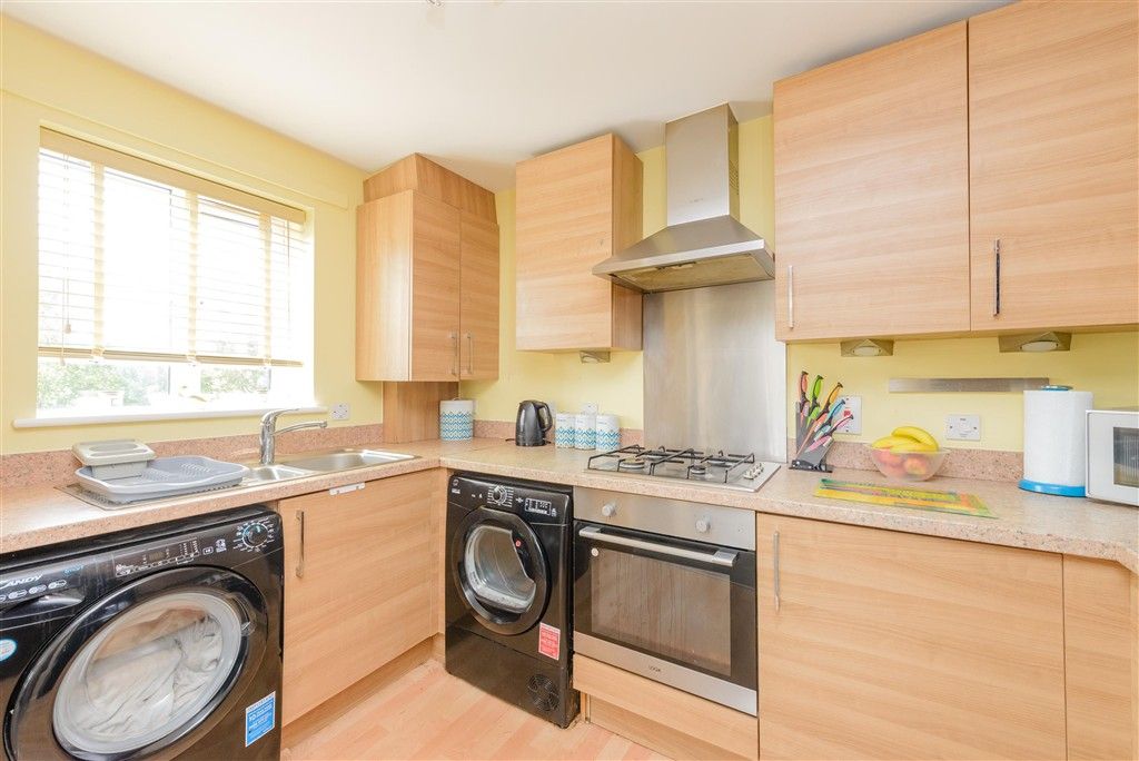 Property photo 2 of 9 Kitchen