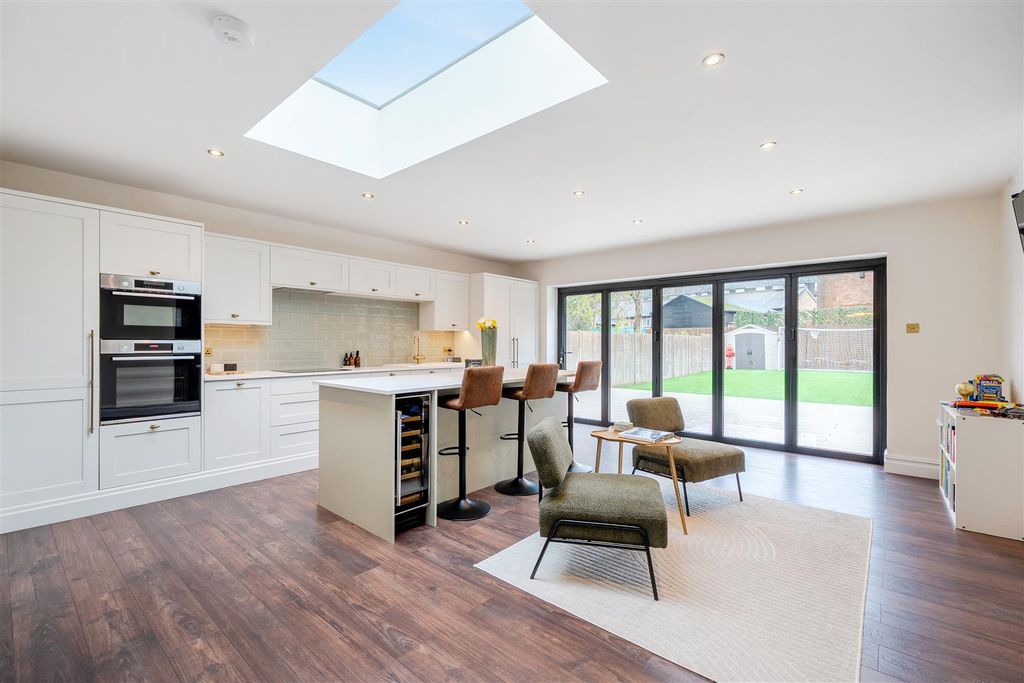 Property photo 2 of 24 1386468-9-692d79B5Dfa85.Jpg