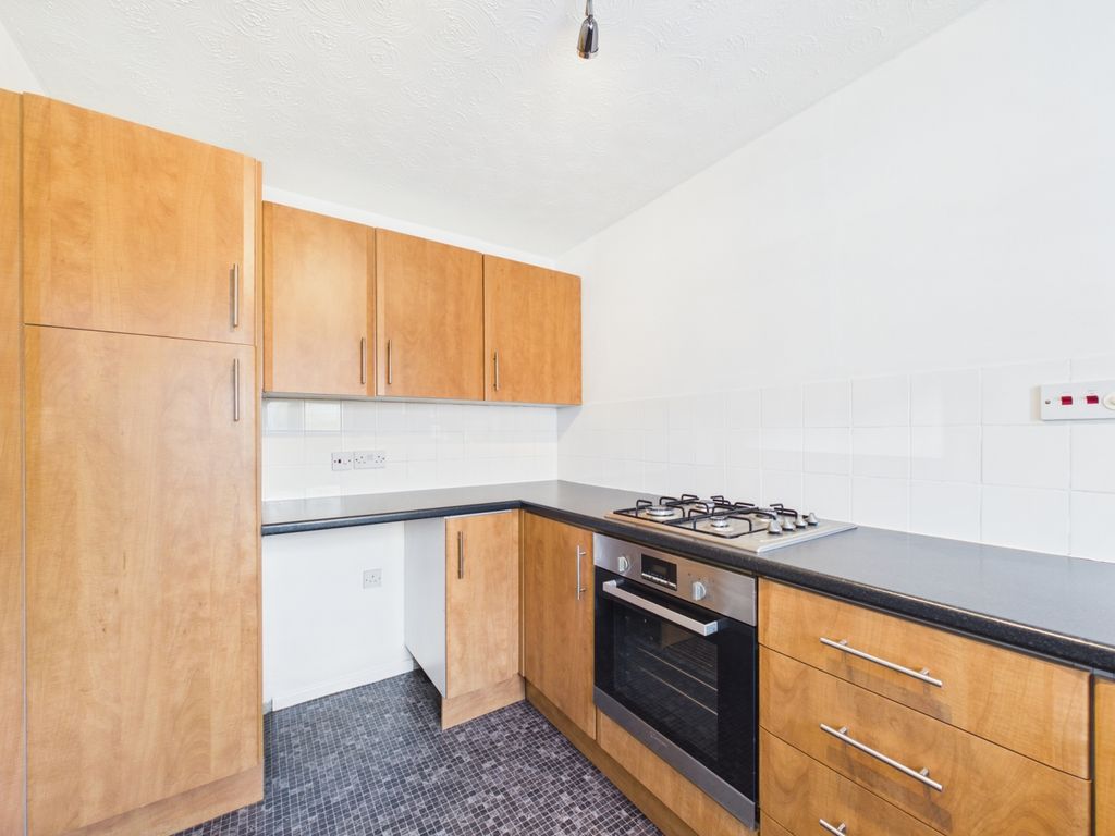 Property photo 3 of 10 Cam05203G0-Pr0077-Still005