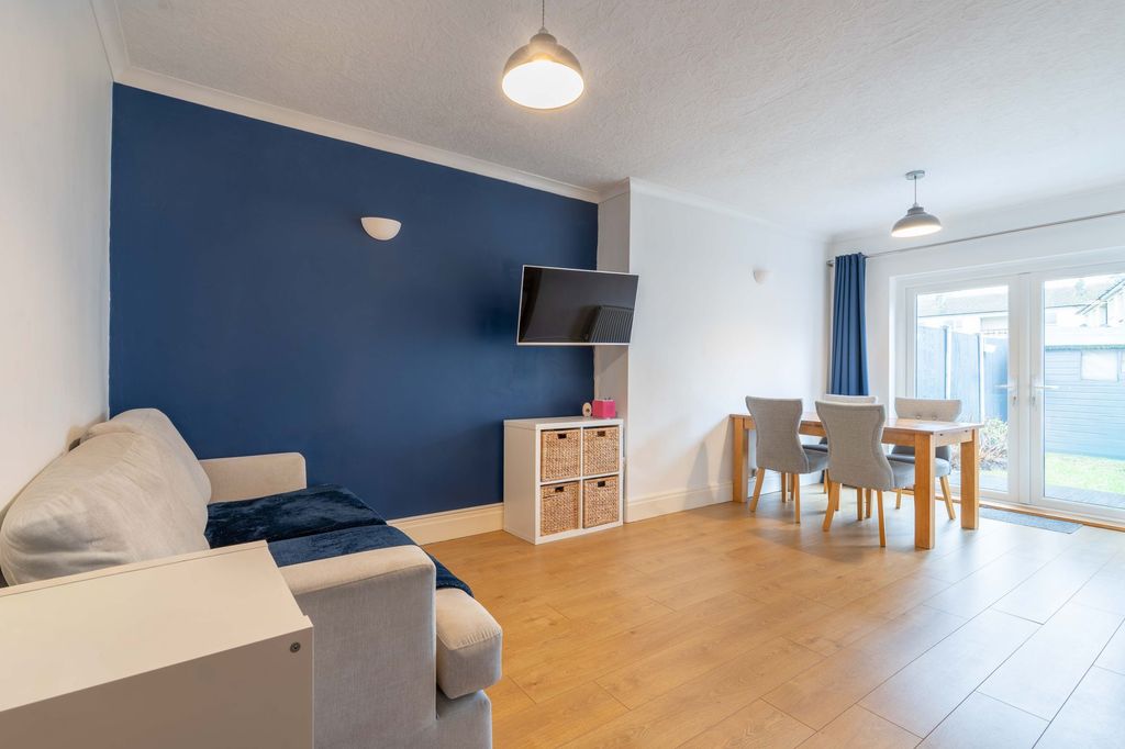 Property photo 3 of 9