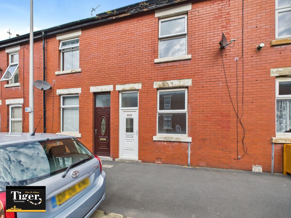 Property photo 1 of 10 Cam03440G0-Pr0388-Still010