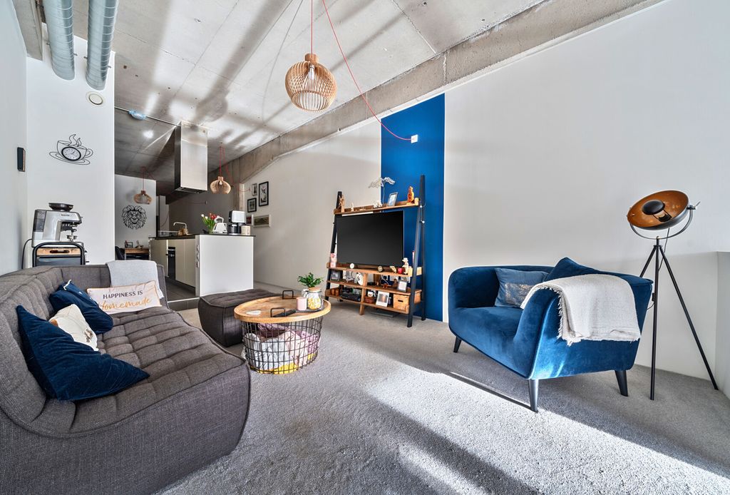 Property photo 2 of 18 1415717-10-69943d...