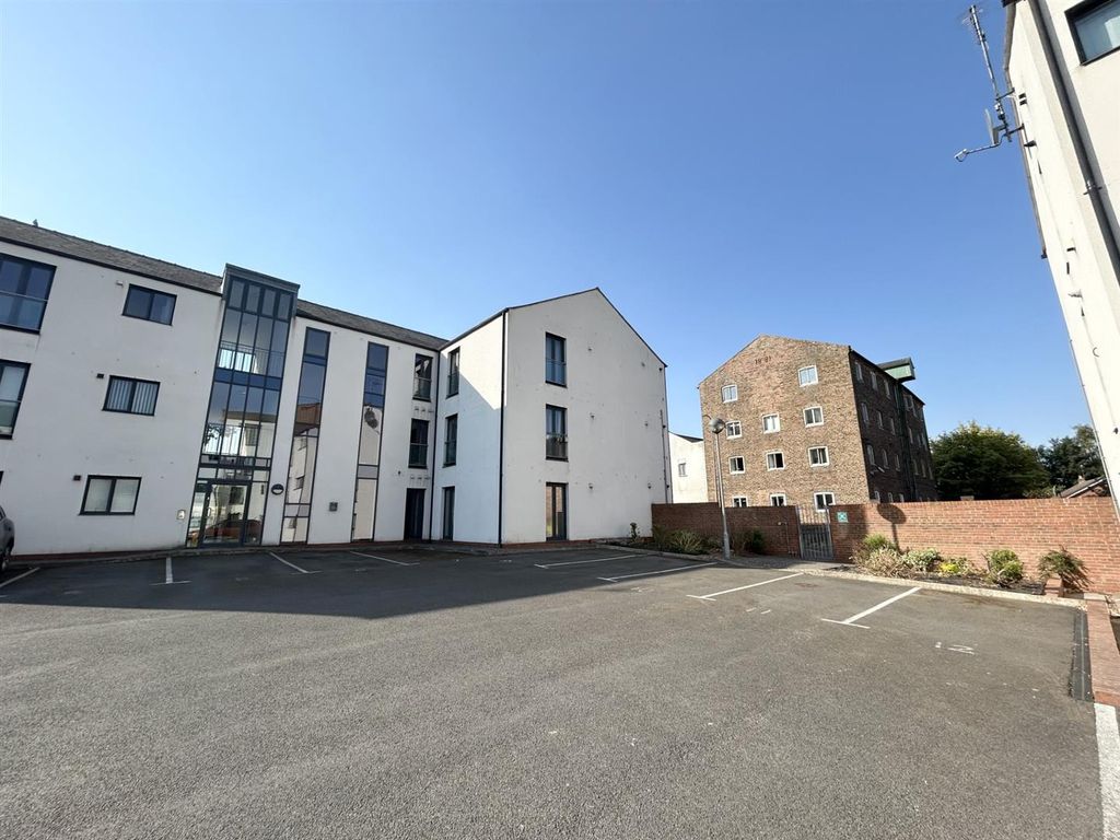 Property photo 1 of 9 1d62Dfdc-c7F7-4Ef4-Ab46-c969E5Be3Fd0.Jpg