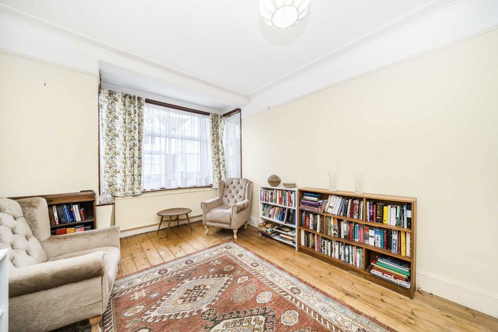 Property photo 2 of 9
