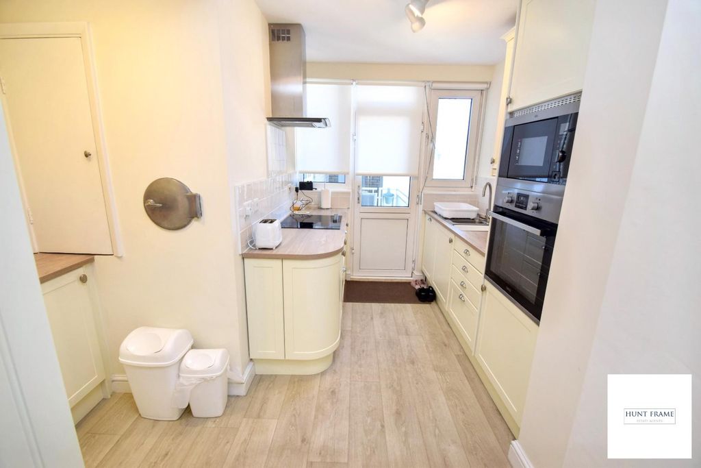 Additional image 9 of 4 bed flat for saleKing Edwards Parade, Eastbourne BN21