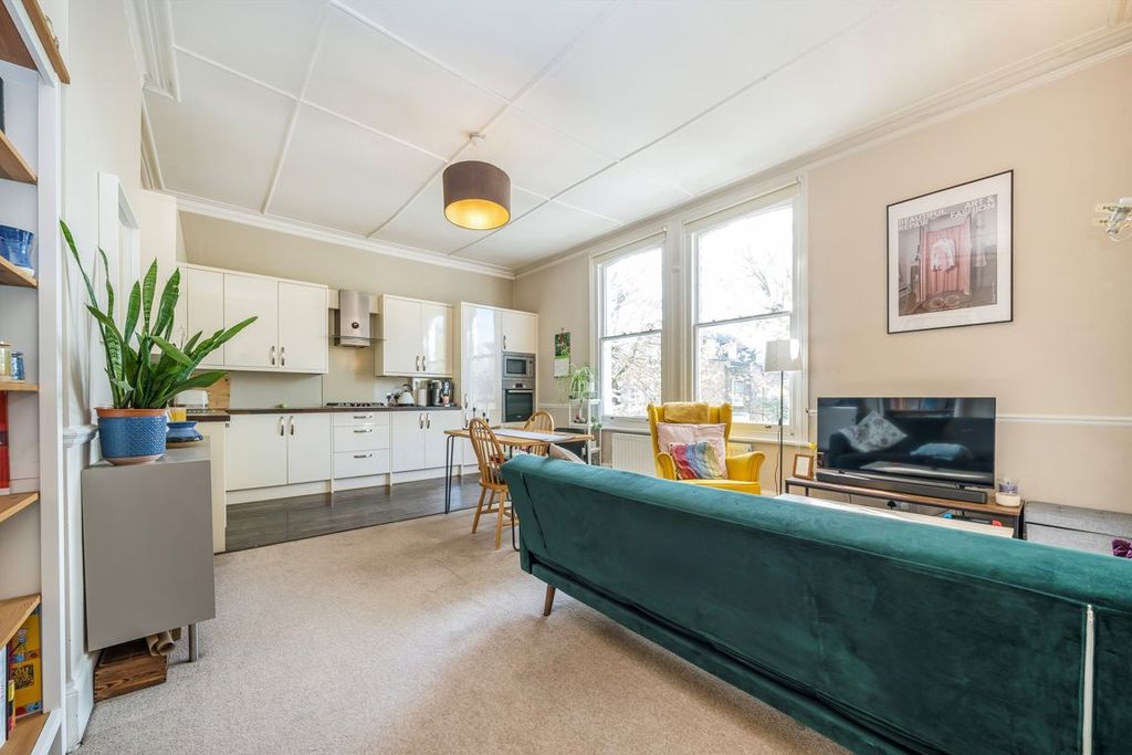 Property photo 2 of 6