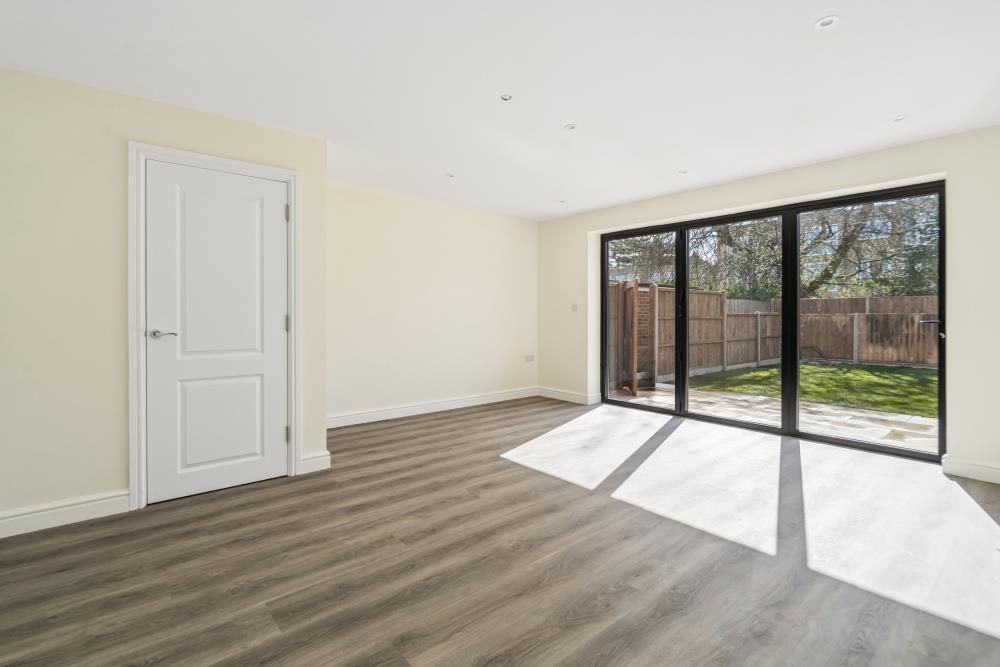 Property photo 2 of 11 Dsc04002-516A6599F0A5B5498ee60F37Aec46E80 - 800Px.