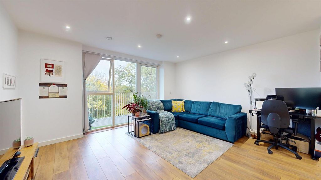 Property photo 1 of 13 1 Bedroom For Sale, Beckton, E6, By Barrain London