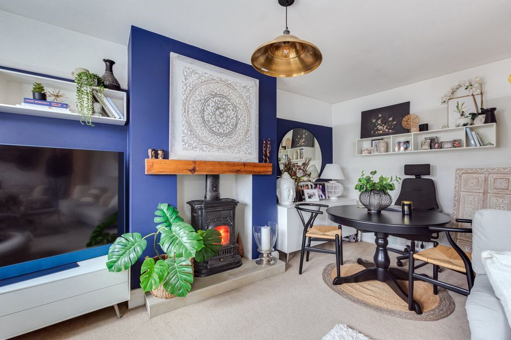 Property photo 3 of 16