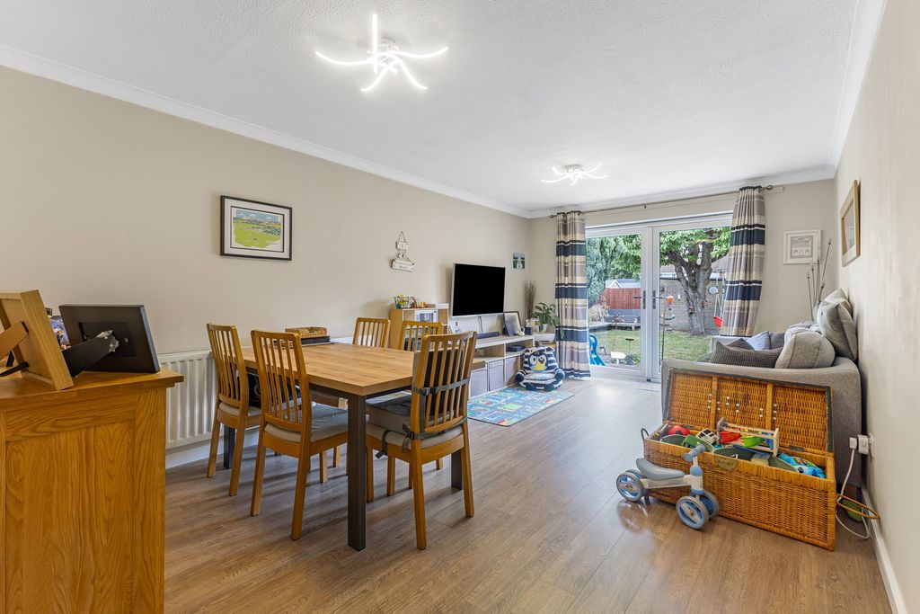 Property photo 2 of 18