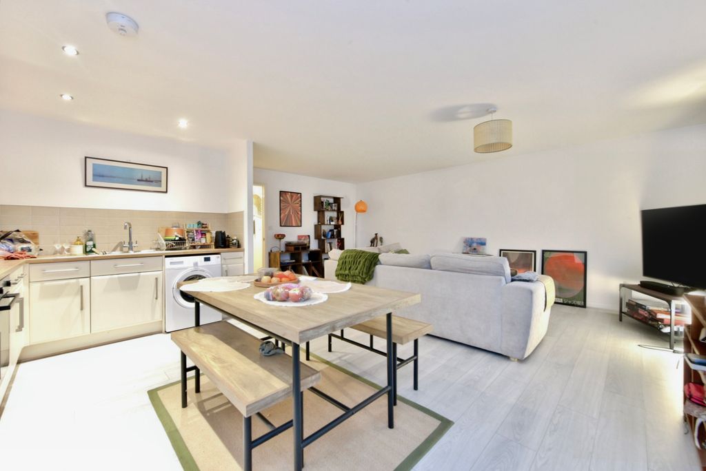 Property photo 3 of 19 Pbox-Img.Jpg