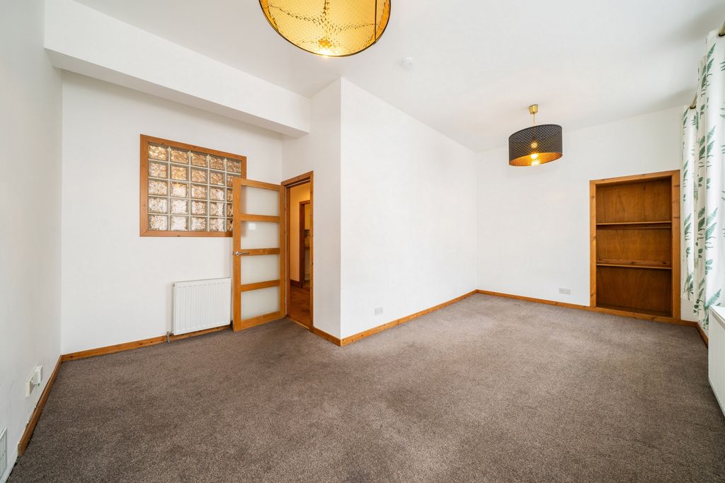Property photo 3 of 14 Photo 7