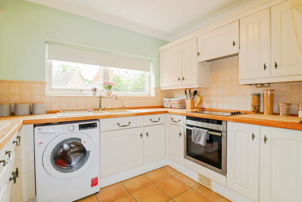 Property photo 2 of 17 Photo
