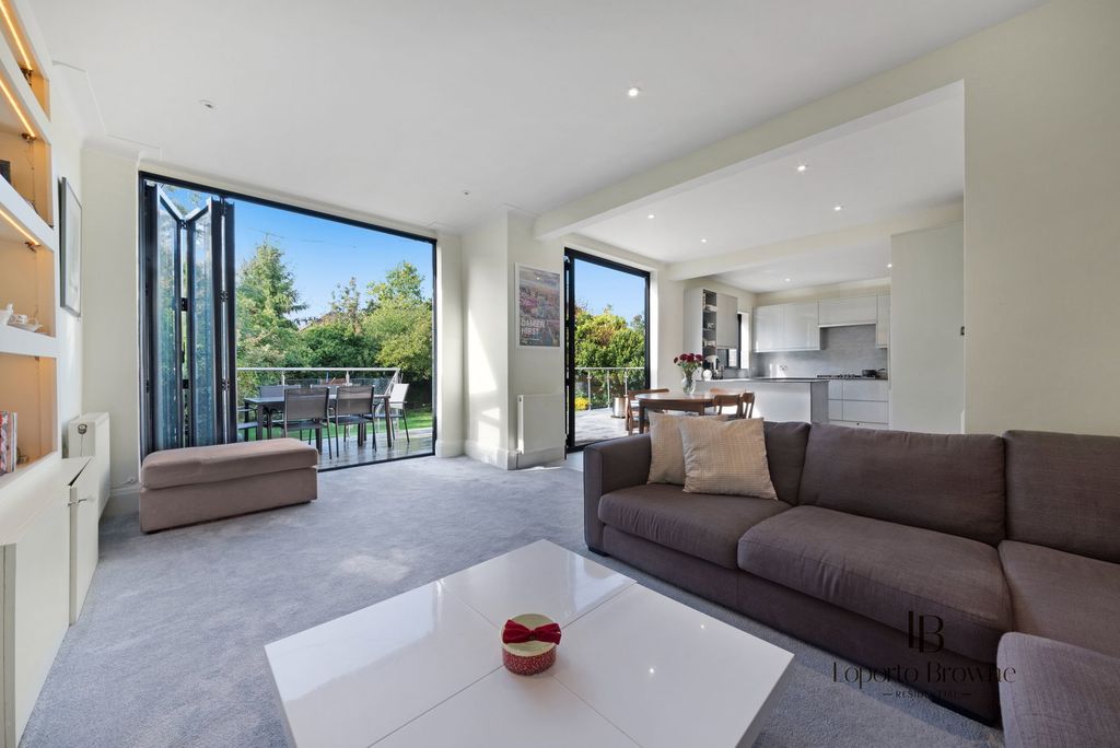 Property photo 1 of 31