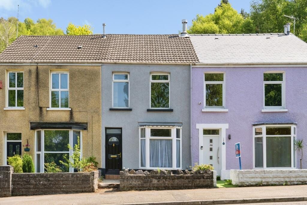 Property photo 1 of 18