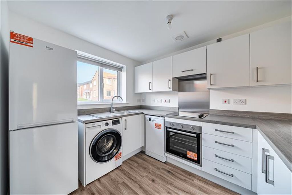 Property photo 2 of 8 Kitchen