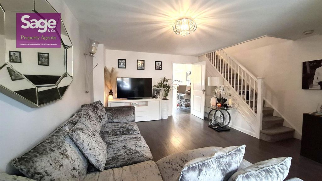 Property photo 2 of 23