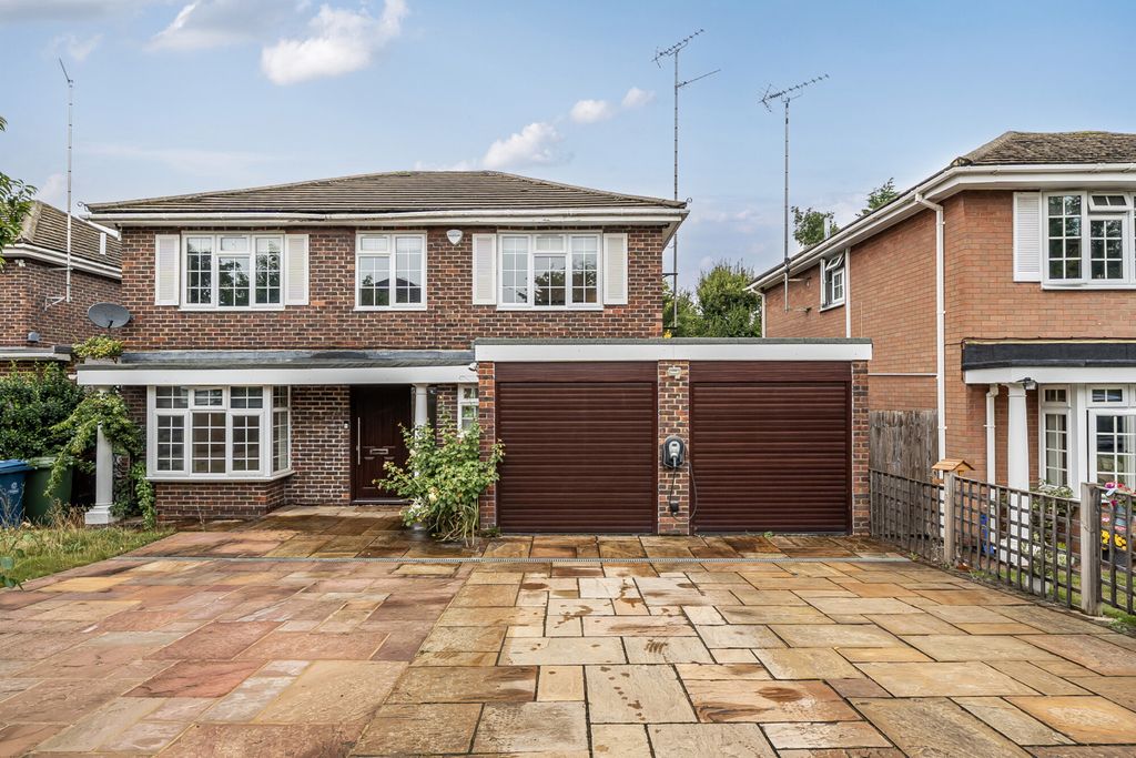 Property photo 1 of 20 1348460-1-68B6F25...