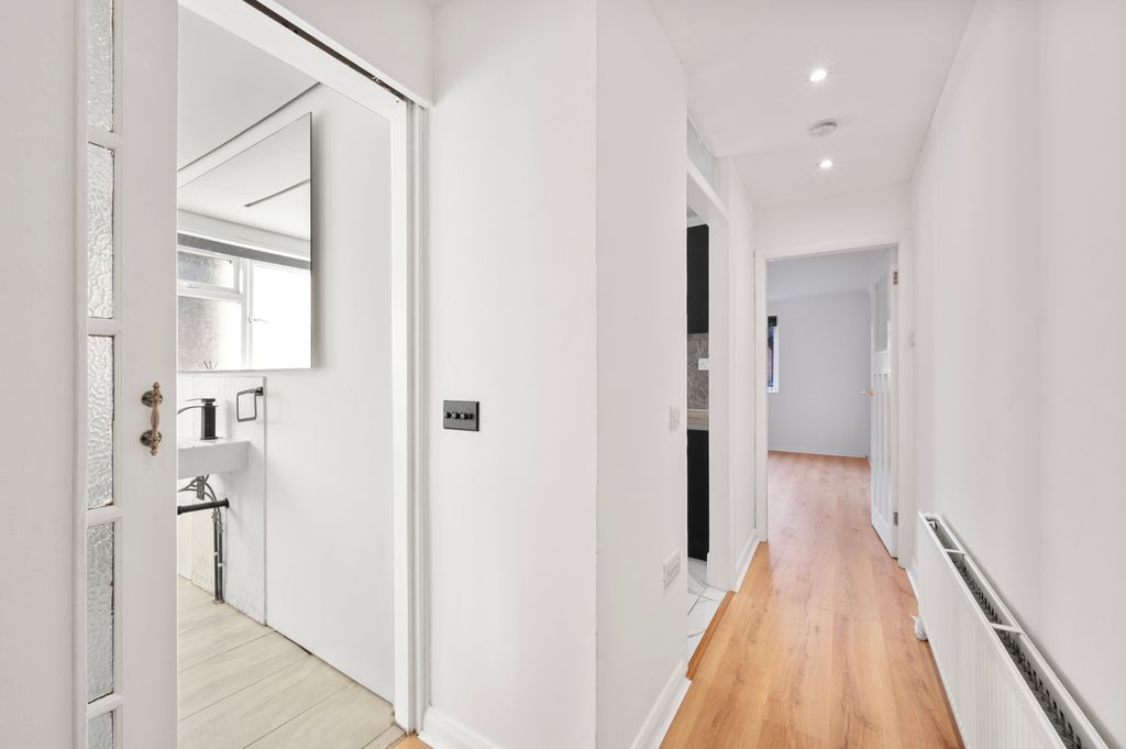 Property photo 3 of 9 Picture No. 01