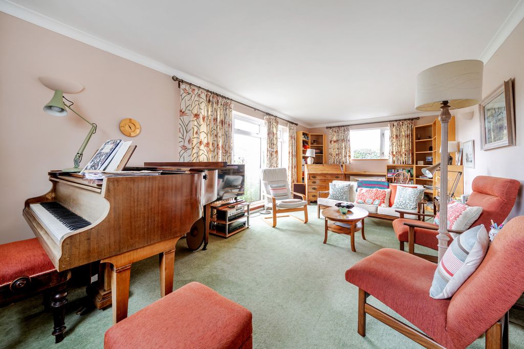 Property photo 3 of 24 1517021-12-6Aa1A8...