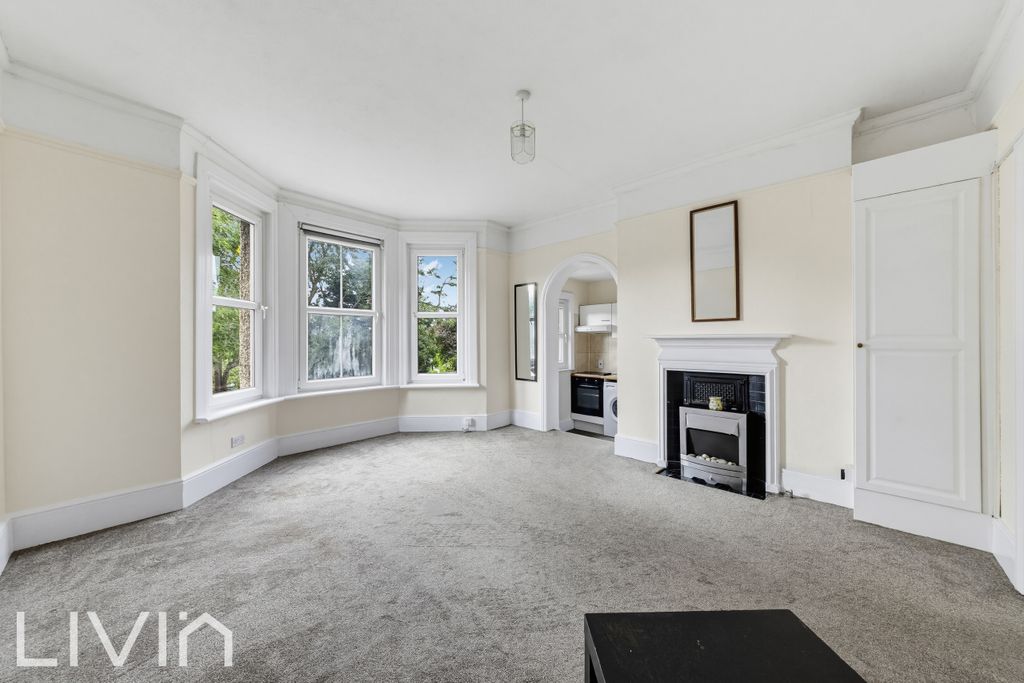 Property photo 3 of 8 3