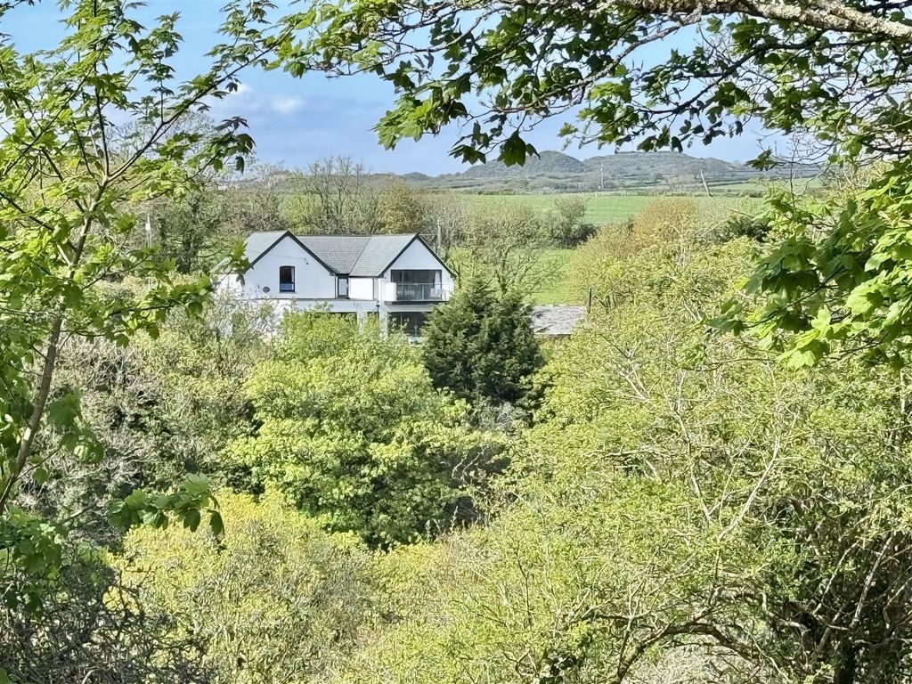 Property photo 3 of 48