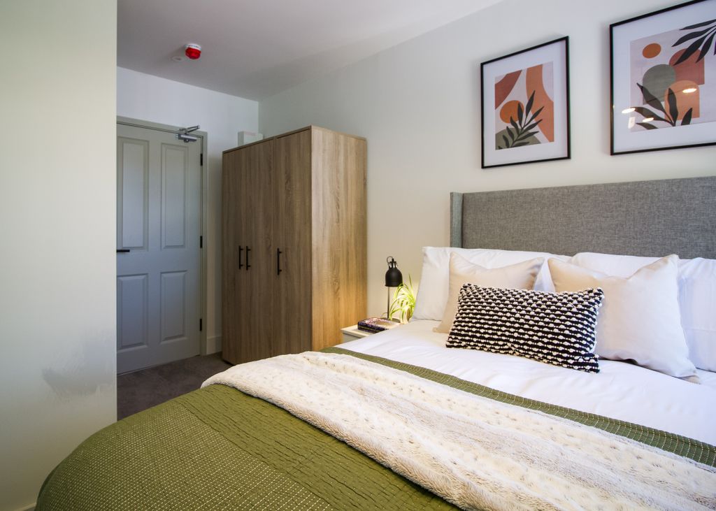 Property photo 2 of 16 Room1-2