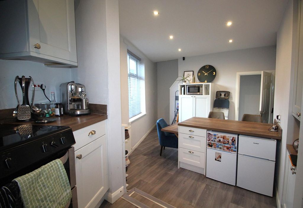 Property photo 2 of 12 Kitchen .Jpg