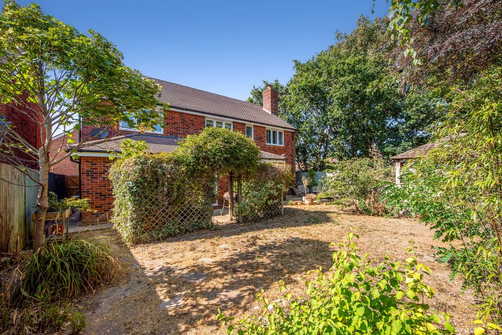 Property photo 2 of 25