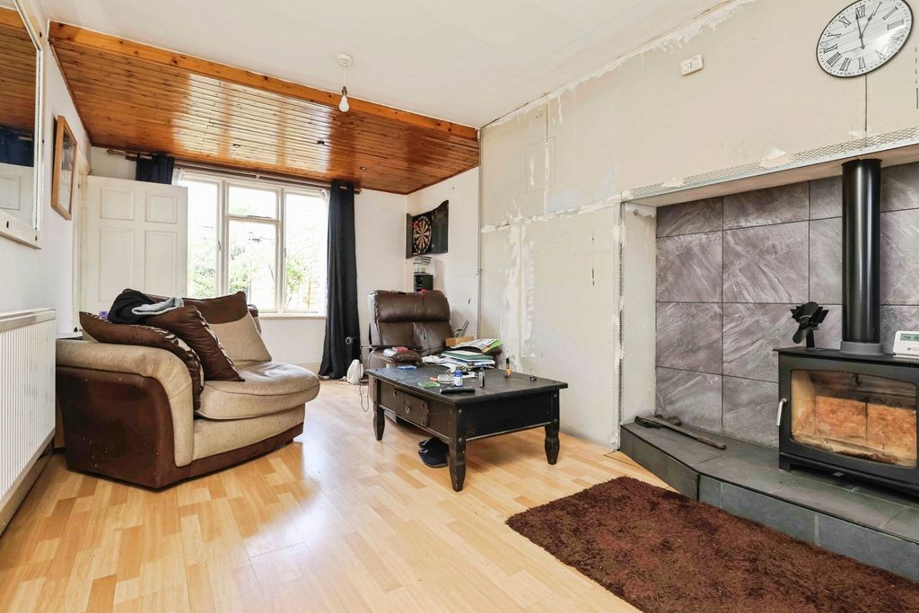 Property photo 3 of 12 Photo