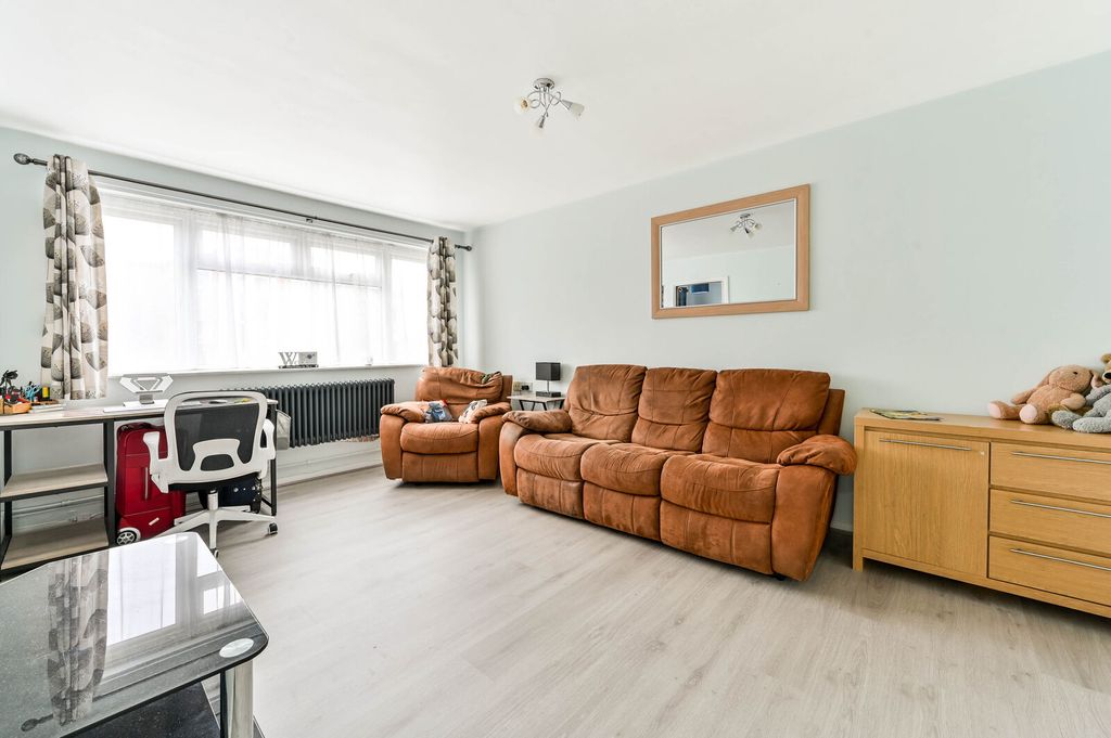 Property photo 1 of 7