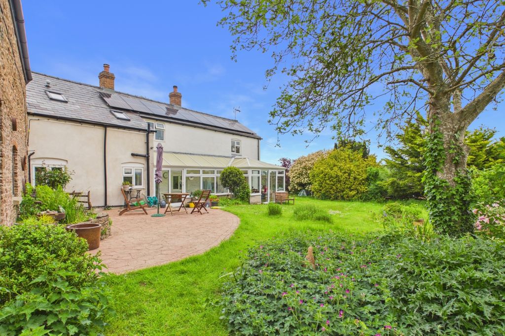 Property photo 1 of 22 Picture No. 28