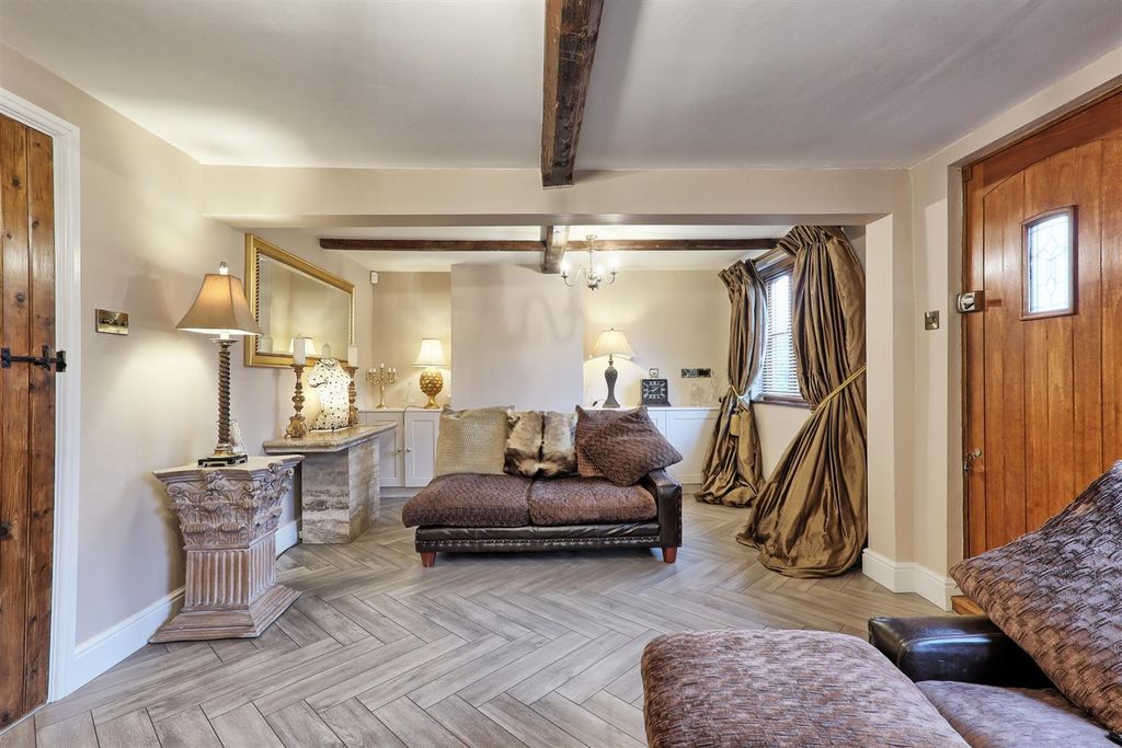 Property photo 2 of 20 Img_8972_3_4_Easyhdr-Interior3.Jpg