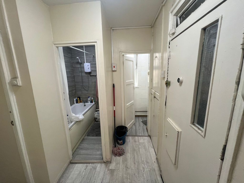 Property photo 3 of 28