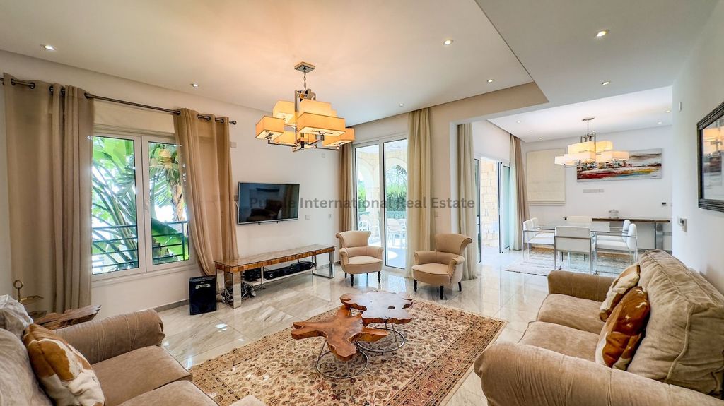 Property photo 2 of 50