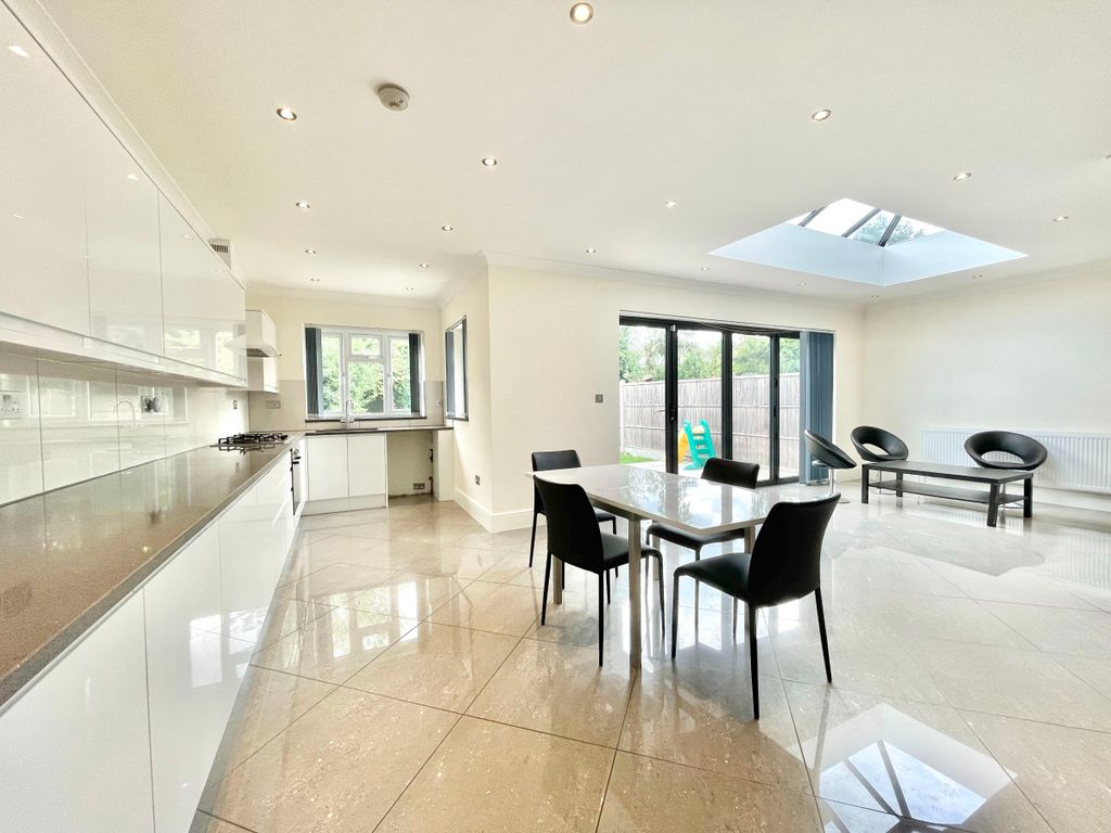 Property photo 1 of 24