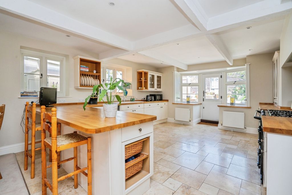 Property photo 3 of 19 Pbox-Img.Jpg