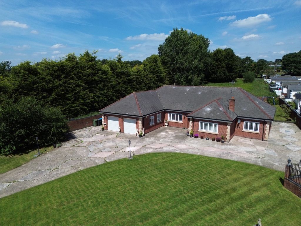 Property photo 2 of 11