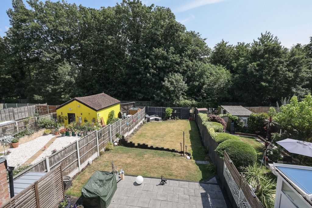Property photo 2 of 18
