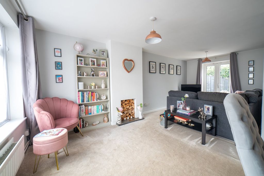 Property photo 2 of 14