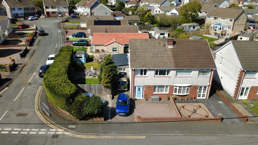 Property photo 1 of 32 5044571