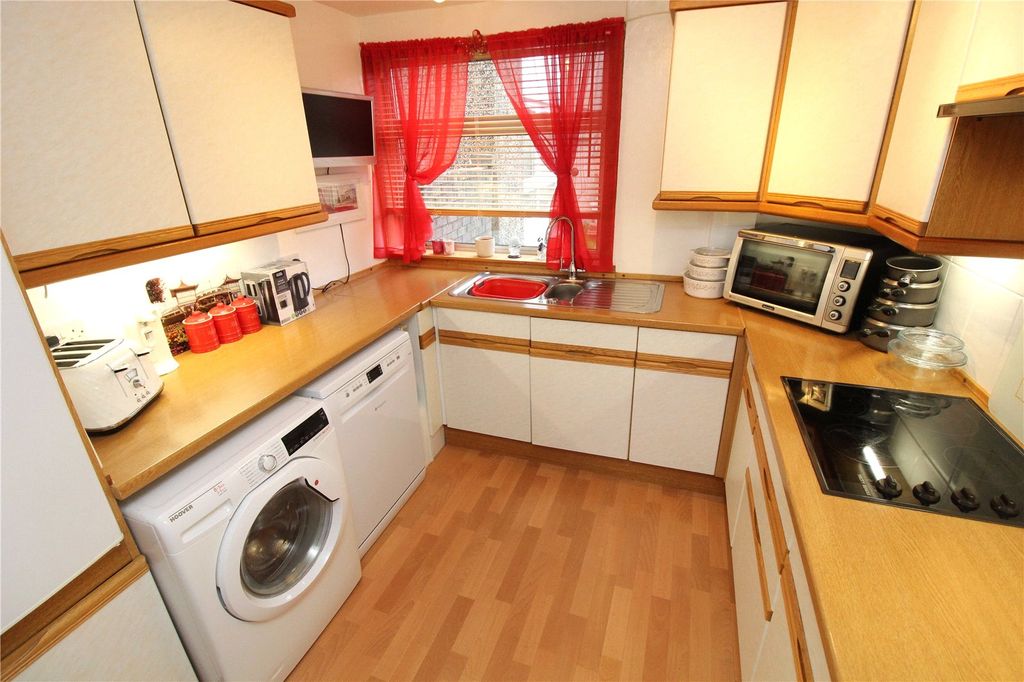 Property photo 3 of 12 Picture No. 18