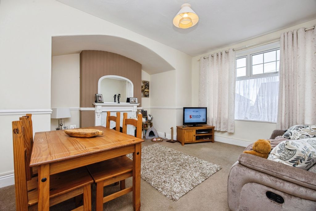 Property photo 3 of 17 Pbox-Img.Jpg