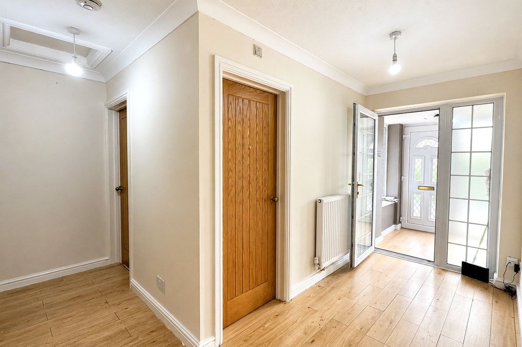 Property photo 2 of 17 2 - Picture No. 17