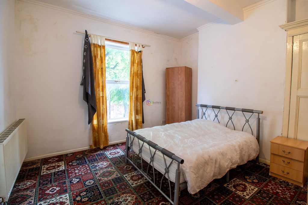 Property photo 1 of 5