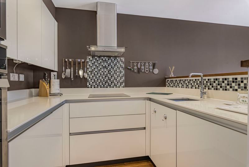 Property photo 3 of 18 Kitchen