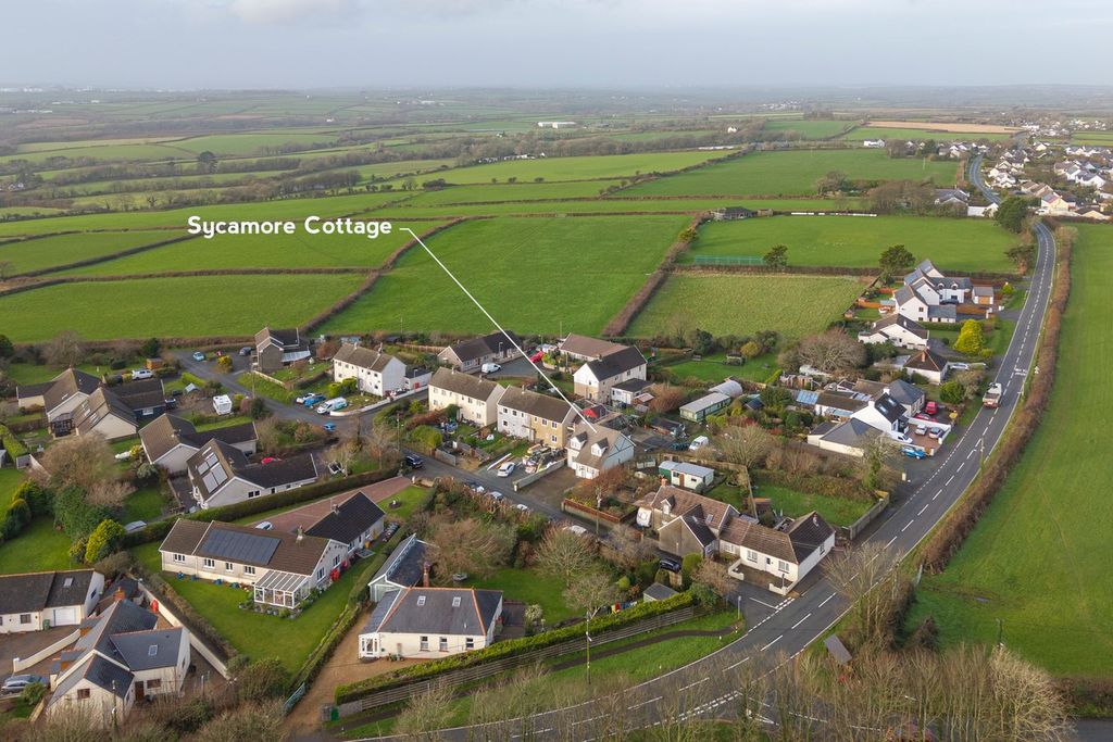 Property photo 2 of 20