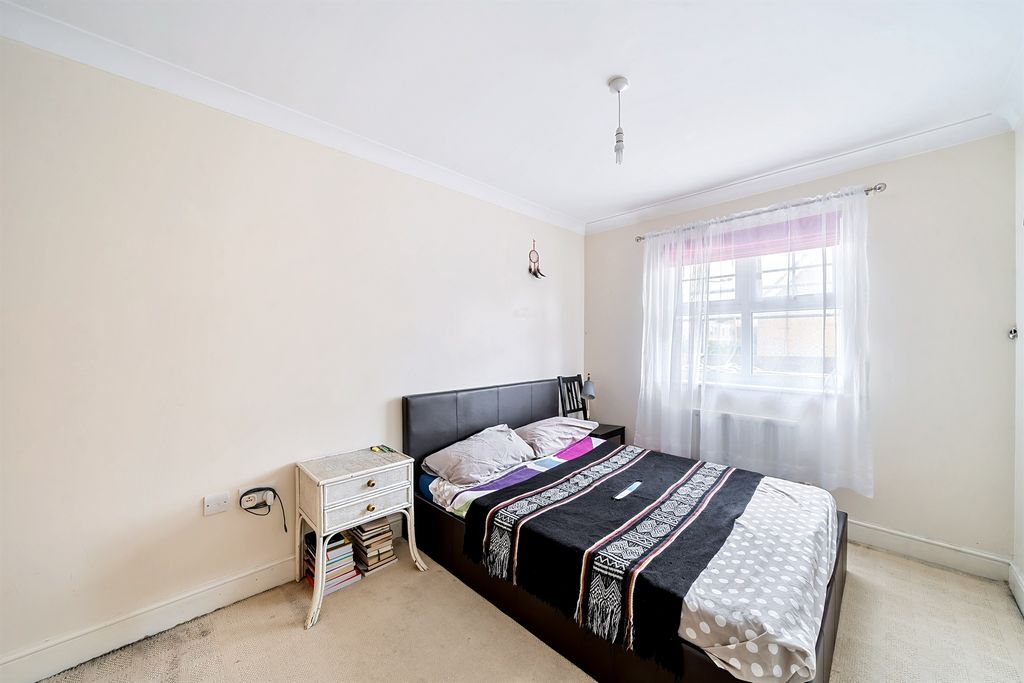 Property photo 3 of 11