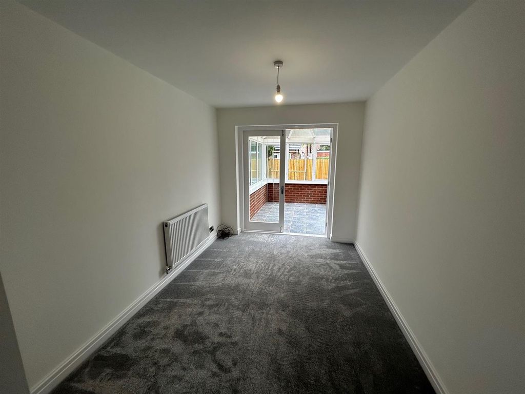 Property photo 3 of 17 Dining Room.Jpg